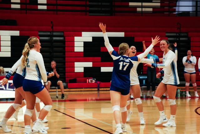 Royals Volleyball splits two conference matches